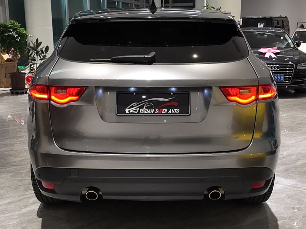 捷豹 F-PACE  2018款 2.0T 兩驅(qū)都市尊享版圖片