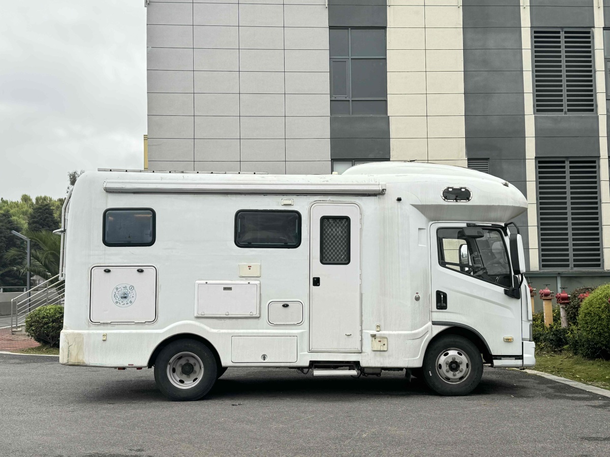 東風 御風房車  C型房車圖片