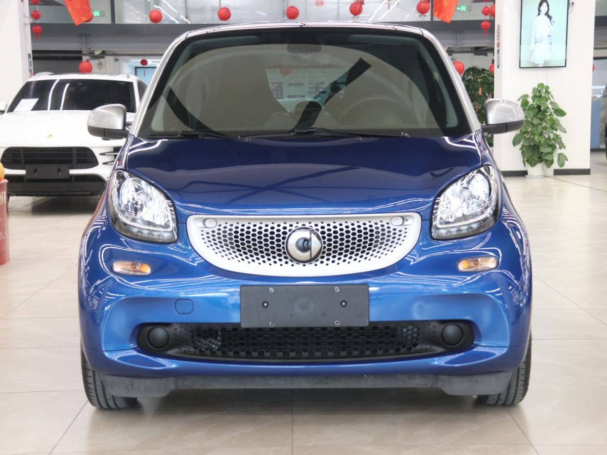 smart fortwo  2018款 1.0L 52千瓦硬頂激情版圖片