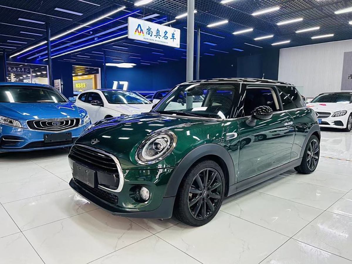 MINI COUNTRYMAN  2018款 1.5T COOPER 藝術(shù)家圖片