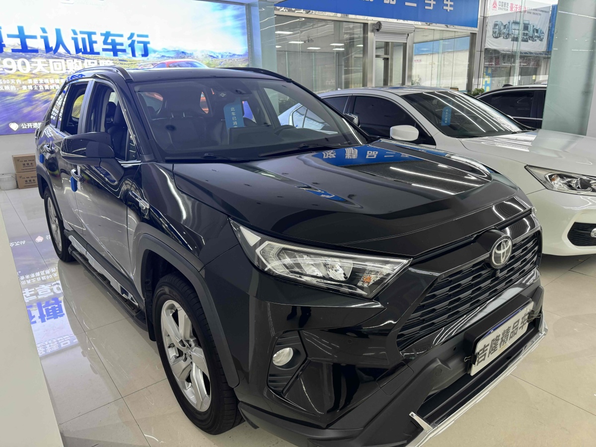 2021年1月豐田 RAV4  2018款 榮放 2.0L CVT兩驅(qū)風(fēng)尚版