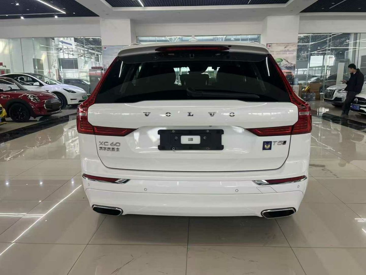 沃爾沃 XC60  2021款 T4 智行豪華版圖片