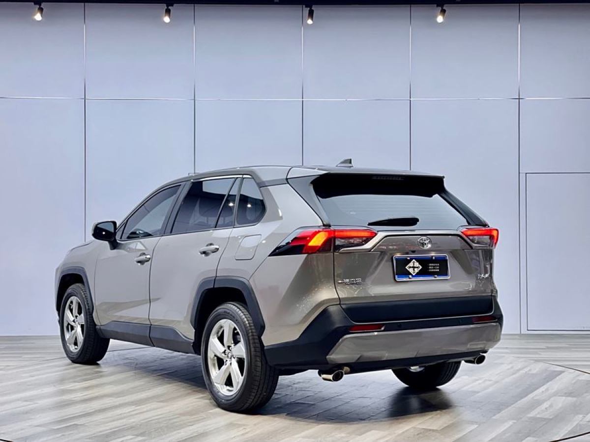 豐田 RAV4榮放  2022款 2.0L CVT兩驅(qū)風(fēng)尚版圖片