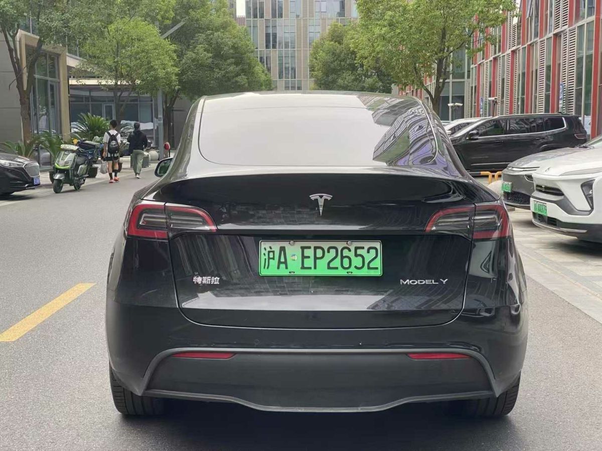 特斯拉 Model S  2023款 三電機(jī)全輪驅(qū)動(dòng) Plaid版圖片