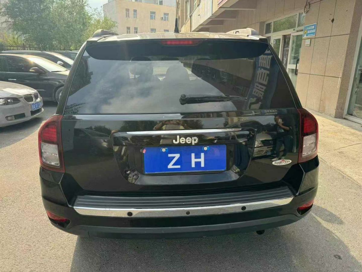 Jeep 指南者  2015款 2.0L 兩驅(qū)豪華版圖片