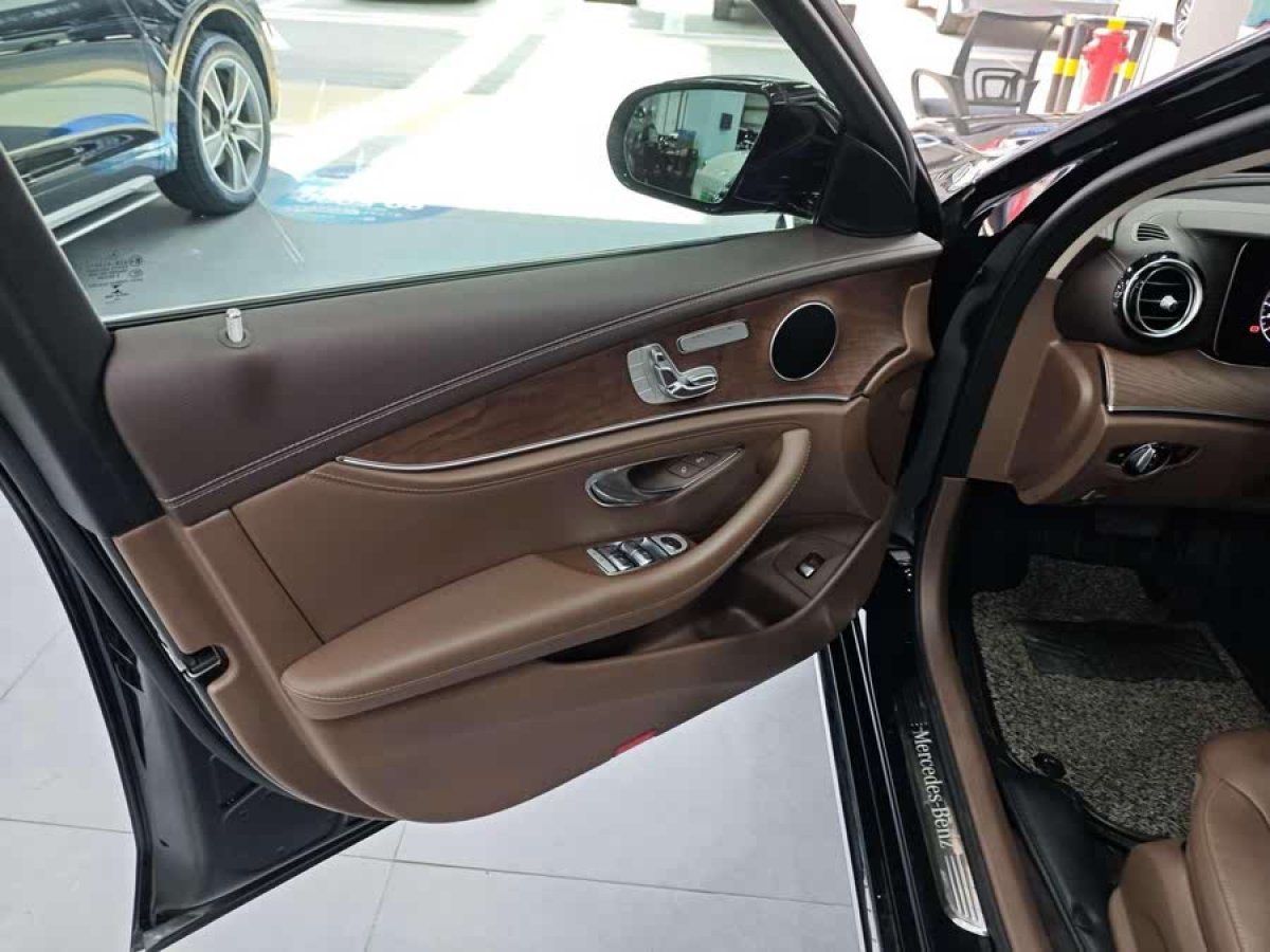 奔馳 奔馳E級  2020款 改款 E 300 L 時尚型圖片