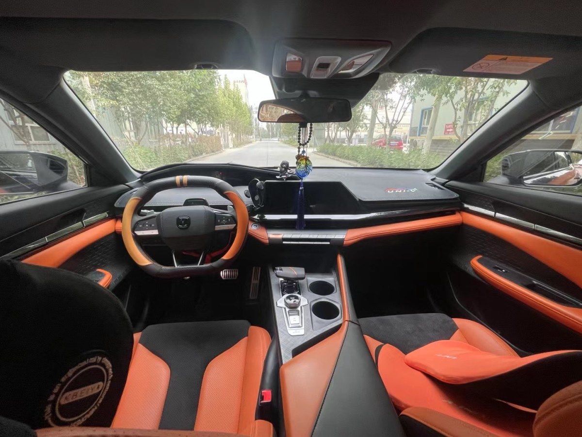 長安 長安UNI-V  2023款 1.5T 運動版圖片