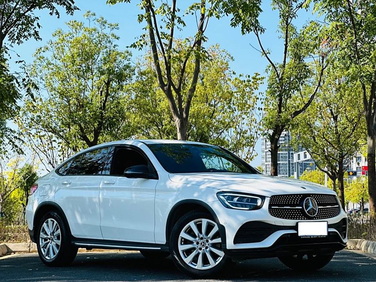 2021年9月奔馳 奔馳GLC  2021款 GLC 260 4MATIC 轎跑SUV