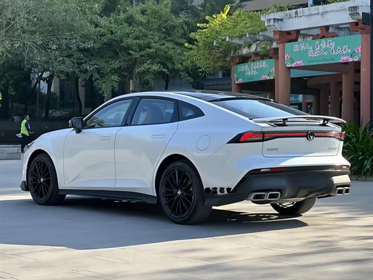 長(zhǎng)安 長(zhǎng)安UNI-V  2024款 1.5T 尊享型圖片