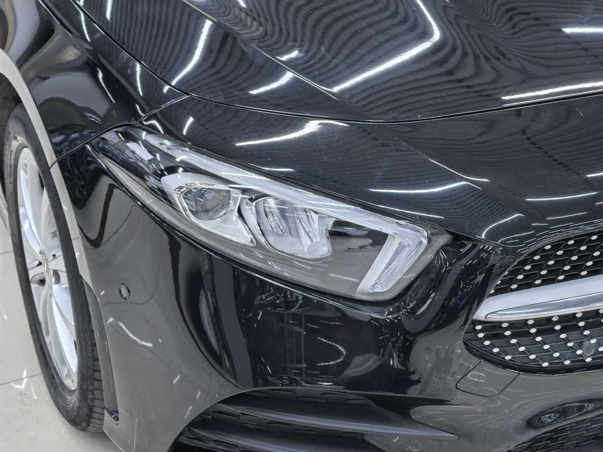 奔馳 奔馳A級  2020款 改款 A 200 L 運動轎車動感型圖片