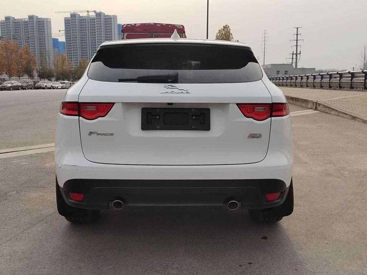 捷豹 F-PACE  2018款 2.0T 四驅(qū)都市尊享版圖片