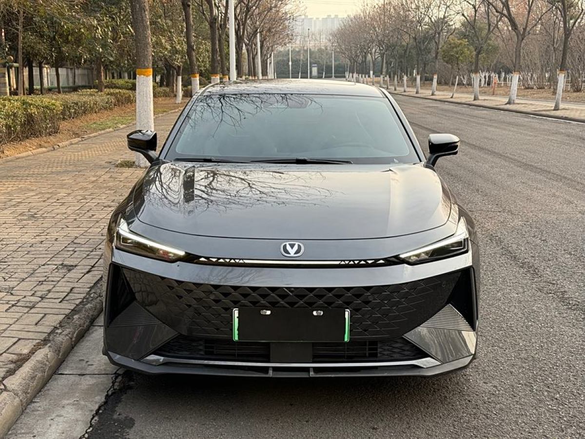 長(zhǎng)安 長(zhǎng)安UNI-V 智電iDD  2024款 藍(lán)鯨智電iDD 136km 智酷型圖片