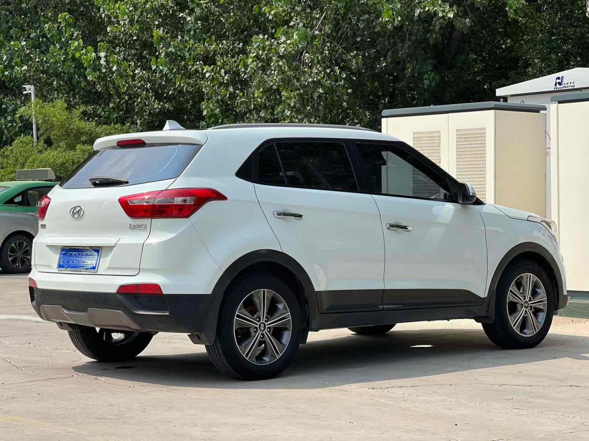 2015年3月现代 ix25  2015款 1.6L 自动两驱智能型GLS