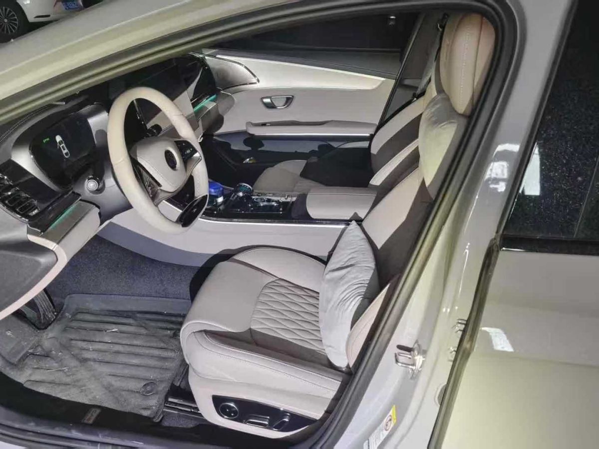 奔馳 V級(jí)  2024款 V 300 尊貴版圖片