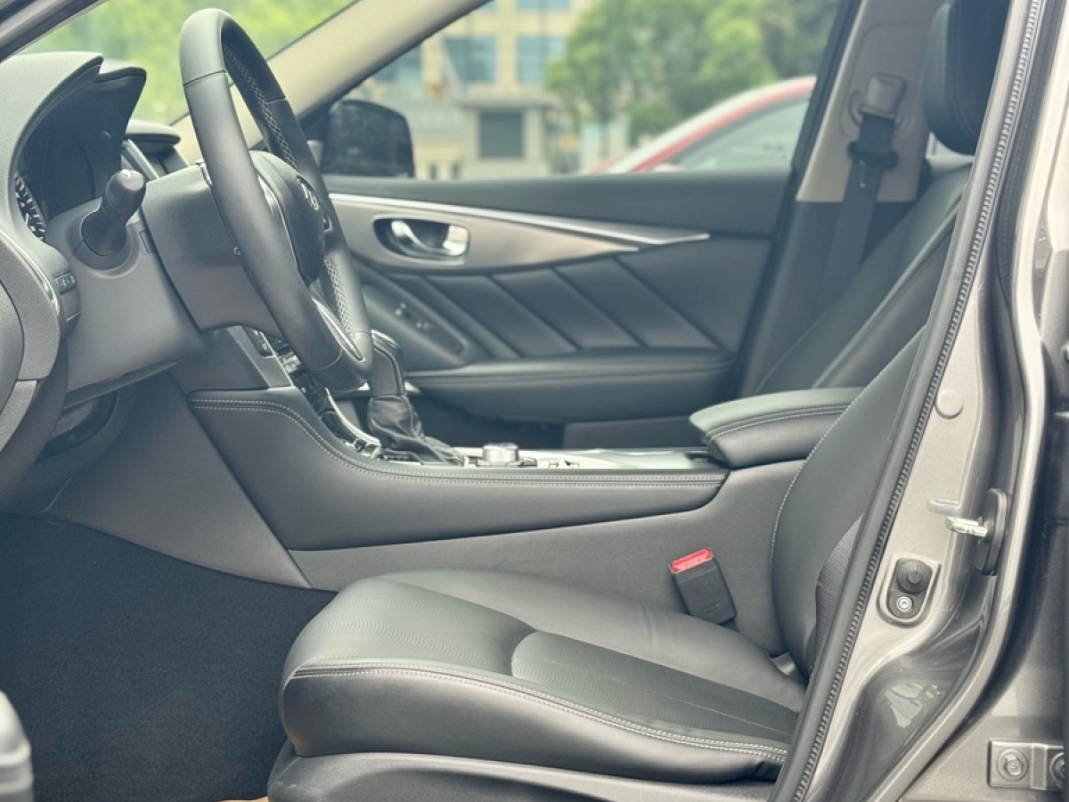2020年9月英菲尼迪 Q50L  2020款 2.0T 30周年限量版