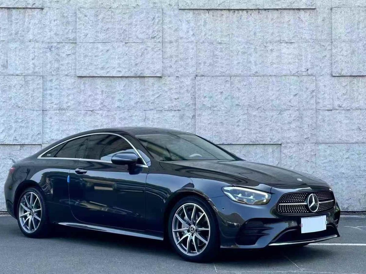 奔馳 奔馳E級(jí)  2023款 E 260 轎跑車(chē)圖片