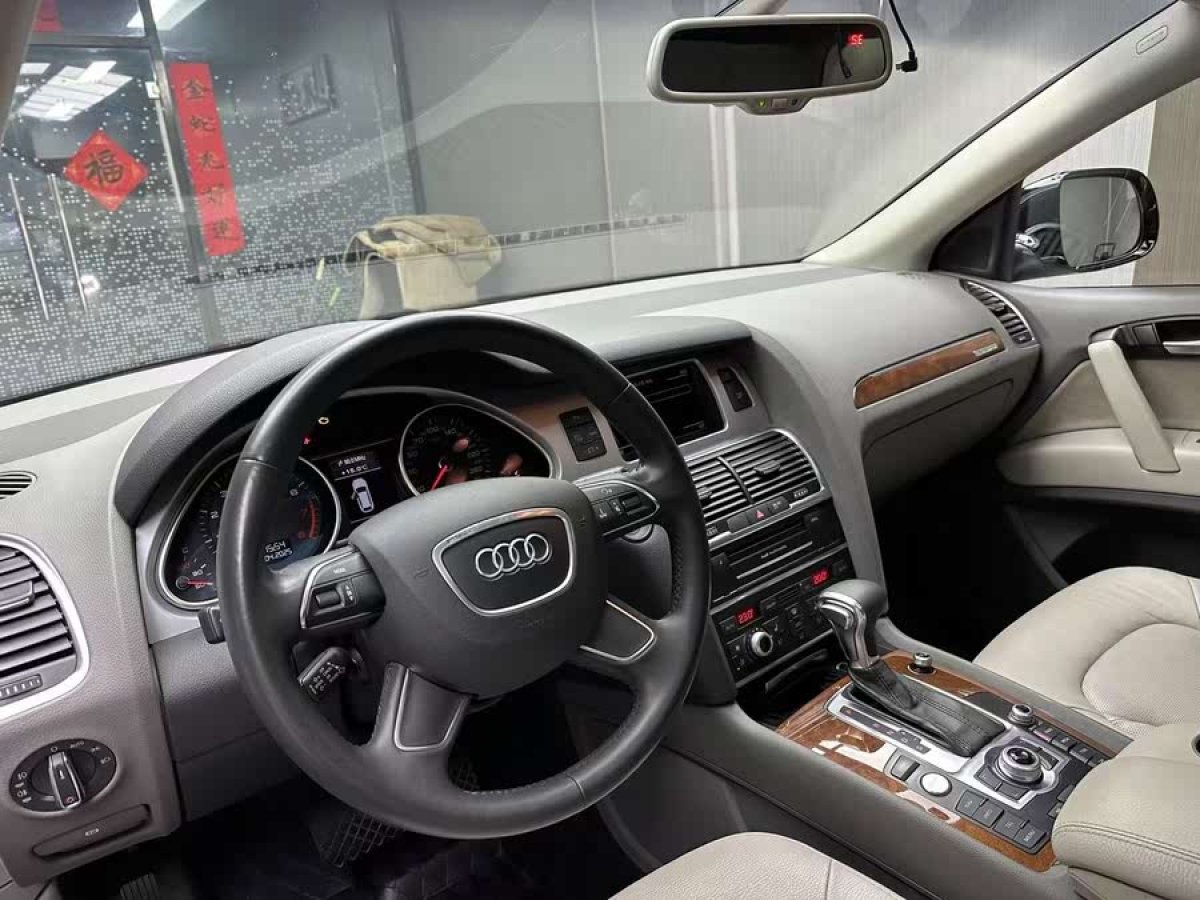 奧迪 奧迪Q7  2014款 35 TFSI 進(jìn)取型圖片