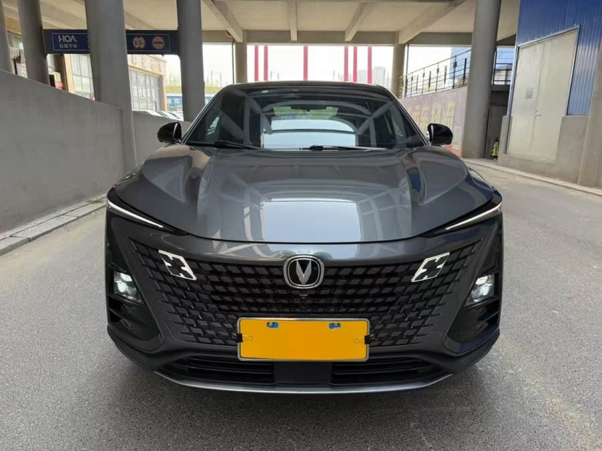 長(zhǎng)安 UNI-T  2022款 1.5T 尊貴型圖片