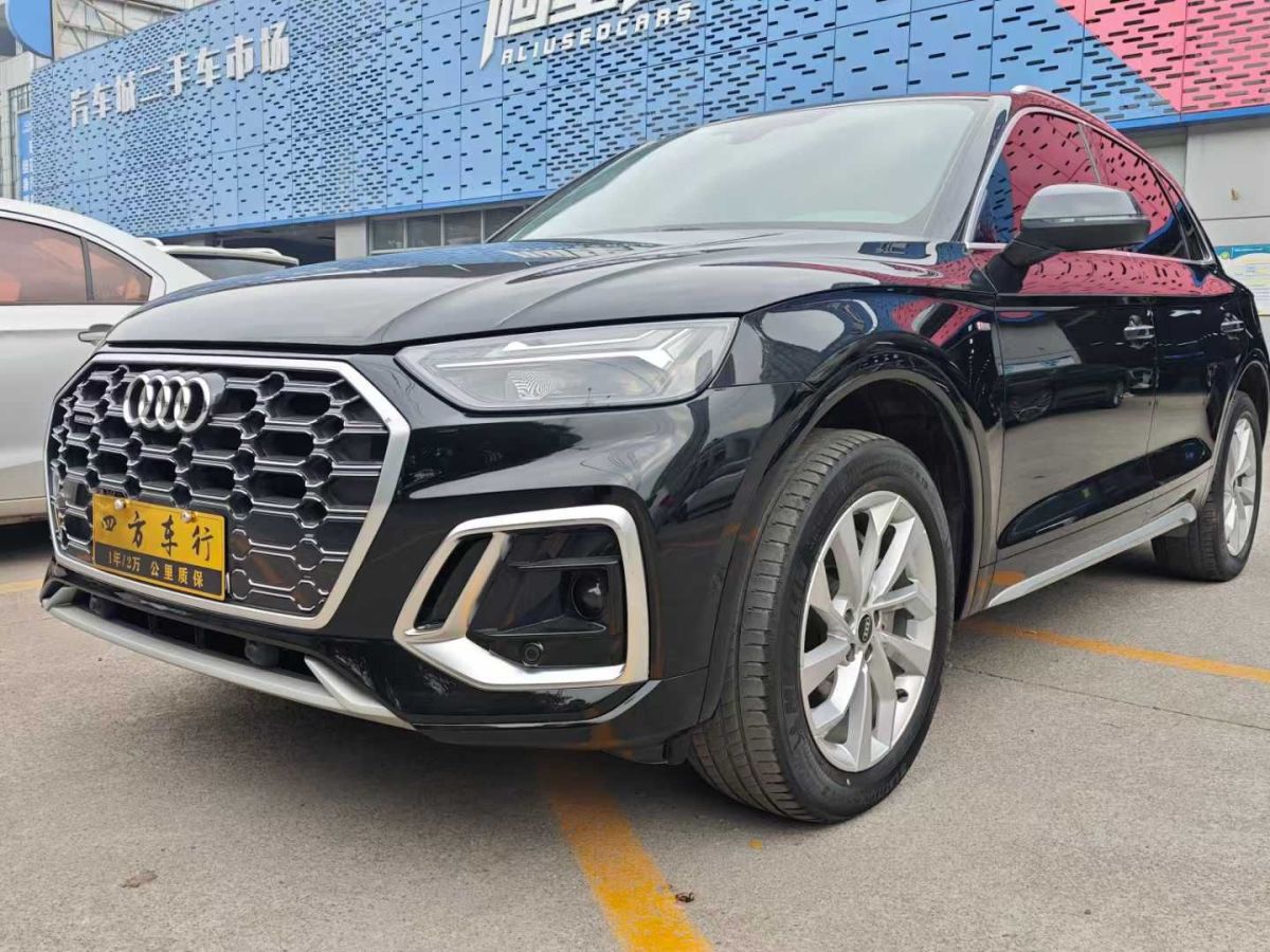 奧迪 奧迪Q5 e-tron  2022款 40 e-tron 星耀型 機(jī)甲套裝圖片