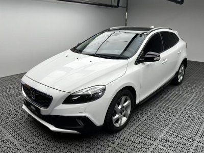 2016年2月 沃爾沃 V40(進(jìn)口) Cross Country 2.0T 智逸版圖片