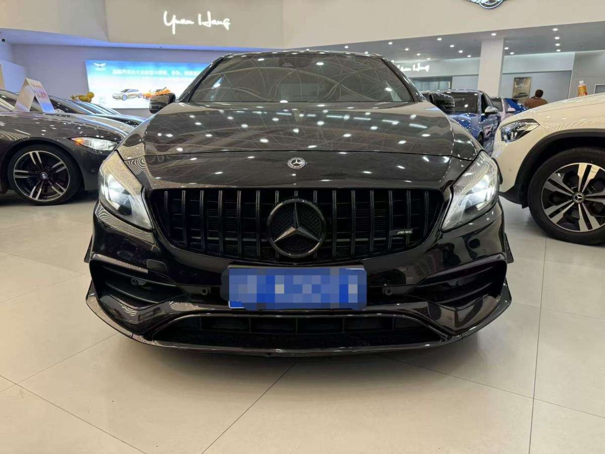 奔馳 奔馳A級AMG  2017款 AMG A 45 4MATIC 暗夜雷霆限量版圖片