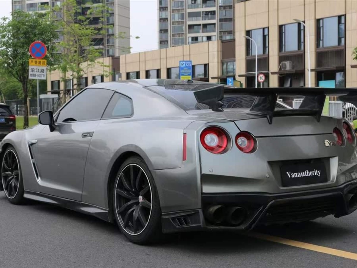 日產(chǎn) GT-R  2012款 3.8T Premium Edition圖片
