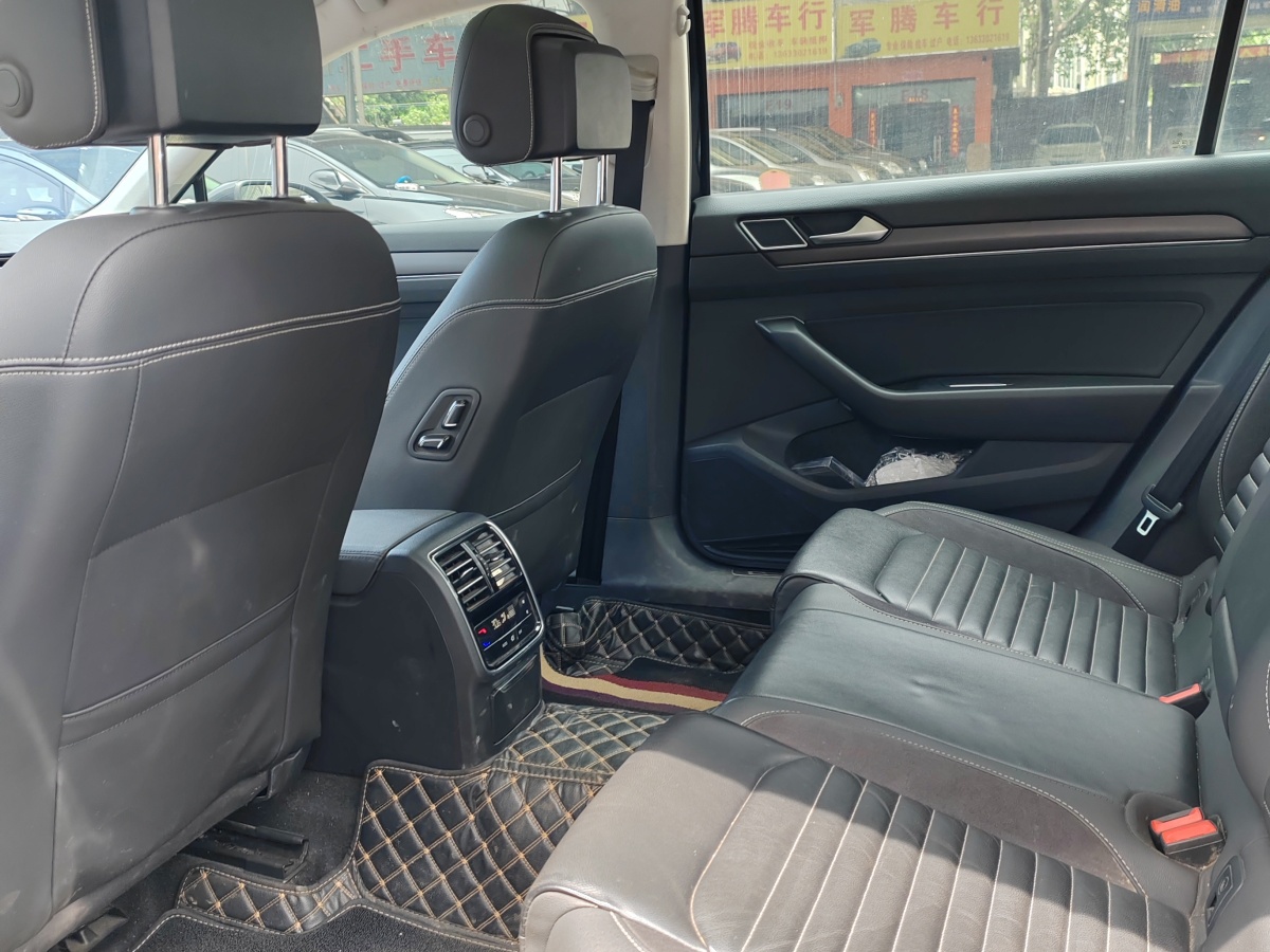 大眾 邁騰  2019款  330TSI DSG 領(lǐng)先型 國(guó)VI圖片