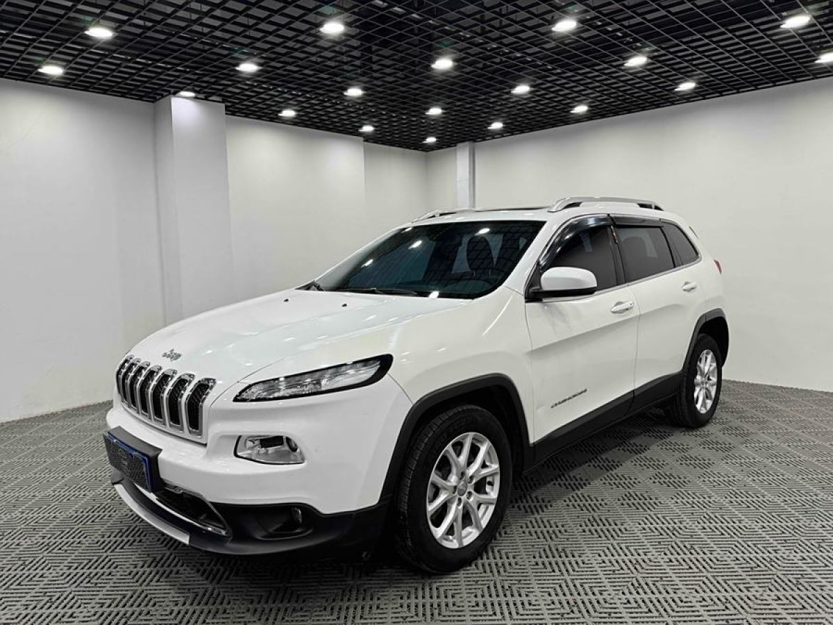 Jeep 自由光  2017款 2.0L 優(yōu)越版圖片