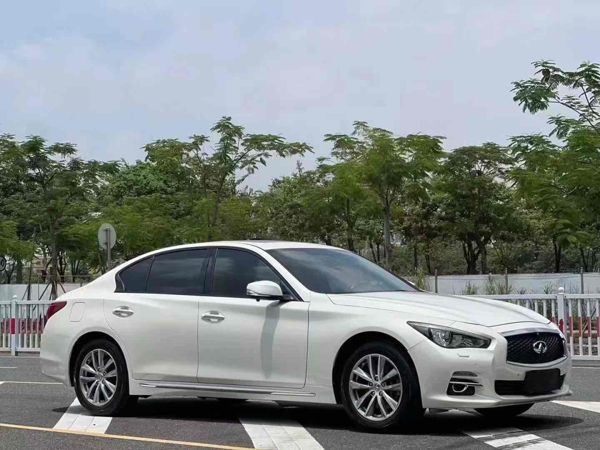 英菲尼迪 Q50L  2016款 2.0T 悅享版圖片