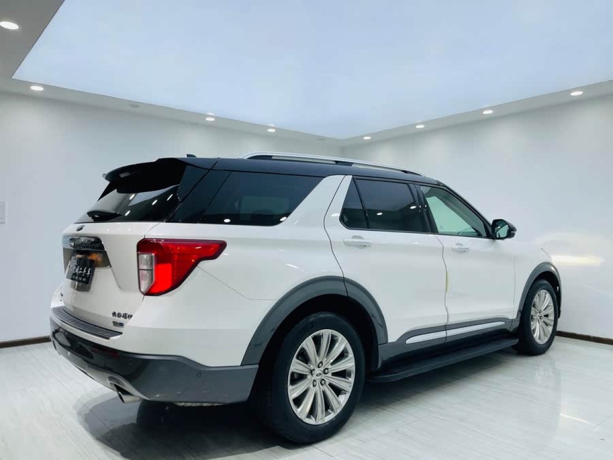 福特 探險(xiǎn)者  2023款 EcoBoost 285 四驅(qū)鈦金版 7座圖片