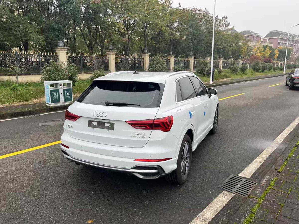 奧迪 奧迪Q3  2023款 35 TFSI 時(shí)尚動(dòng)感型圖片