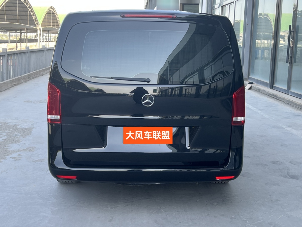奔馳 威霆  2021款 2.0T 商務(wù)版 7座圖片