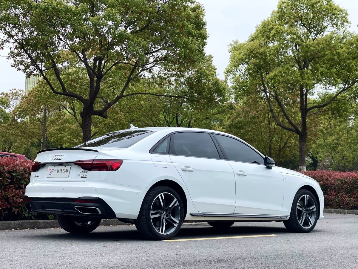 奧迪 奧迪A4L  2022款 40 TFSI 豪華動感型圖片