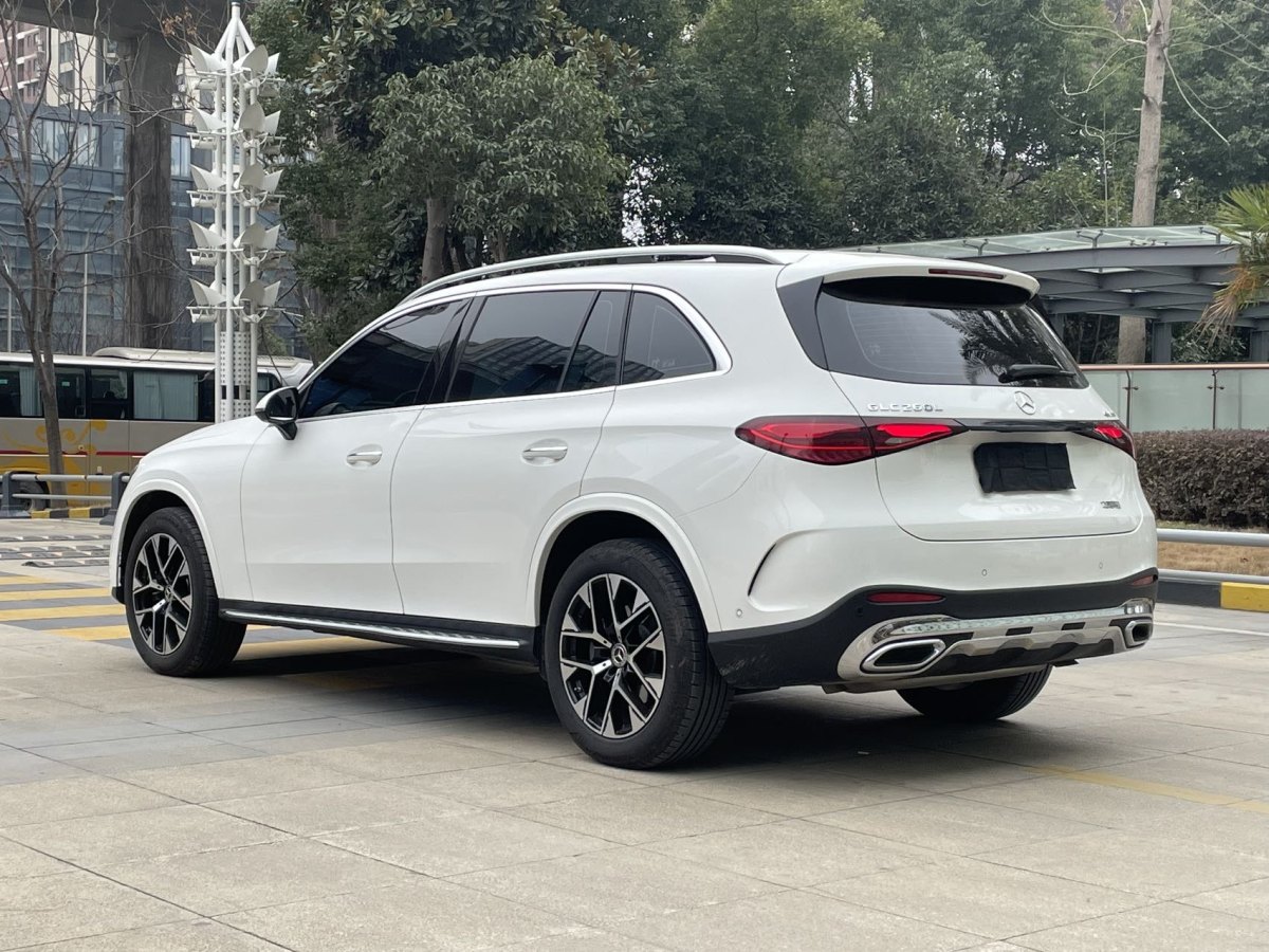 奔馳 奔馳GLC  2024款 改款 GLC 260 L 4MATIC 豪華型 5座圖片