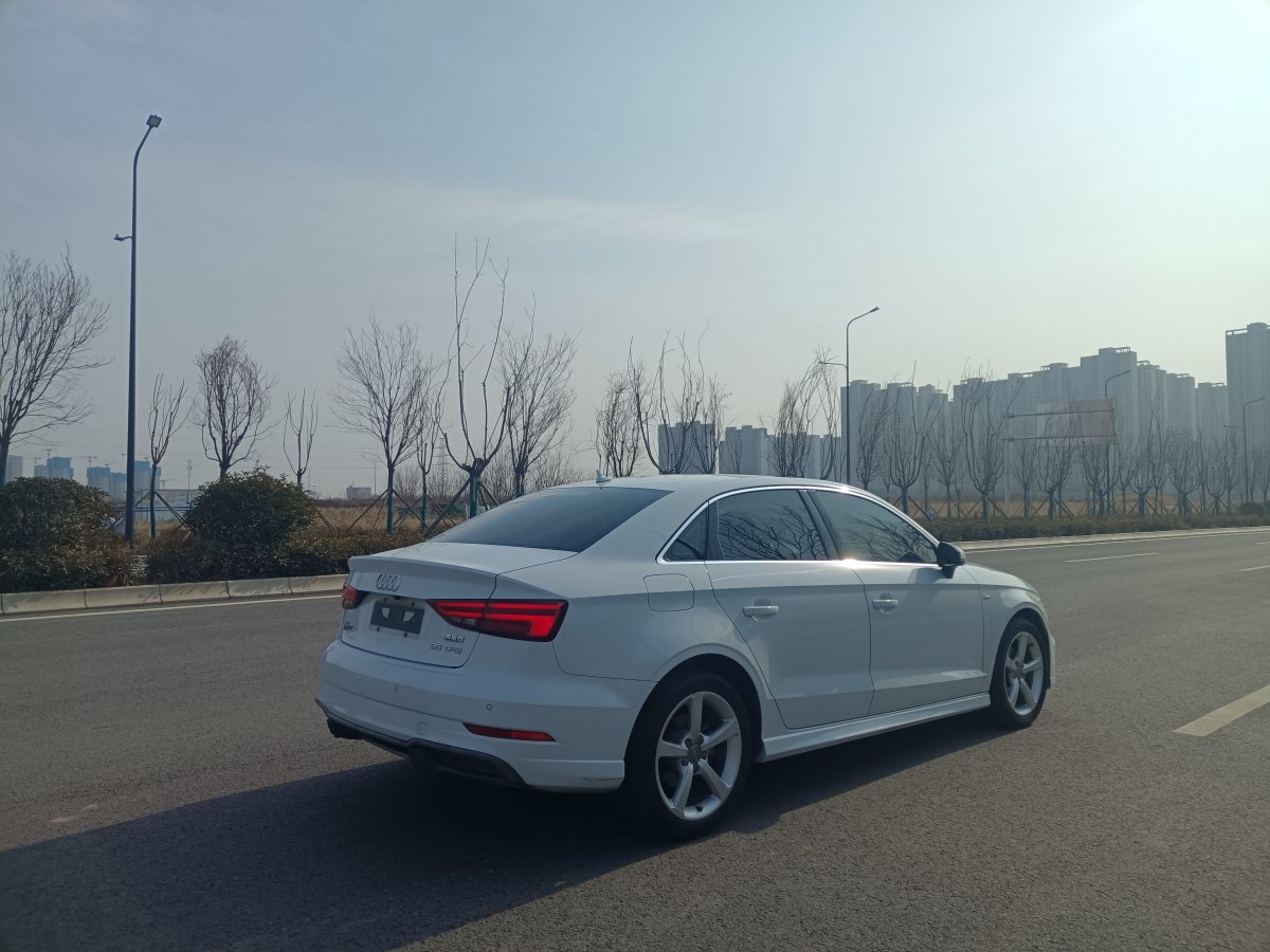 奧迪 奧迪A3  2018款 30周年年型 Sportback 35 TFSI 時尚型圖片