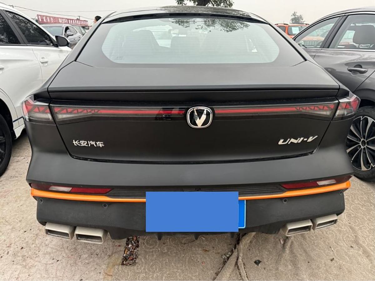 長(zhǎng)安 長(zhǎng)安UNI-V  2024款 1.5T 尊貴運(yùn)動(dòng)型圖片