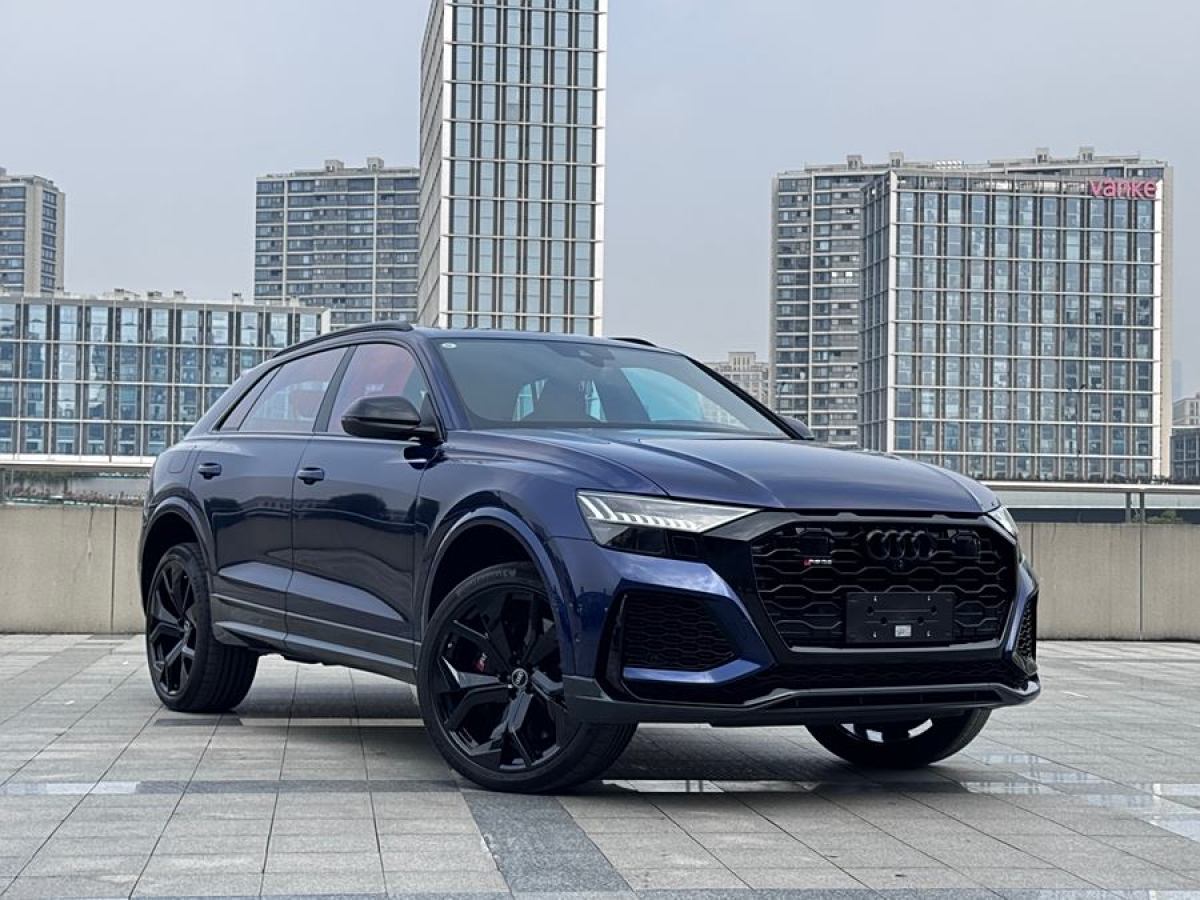 2023年6月奧迪 Sport 奧迪RS Q8  2021款 RS Q8 4.0T 尊享版