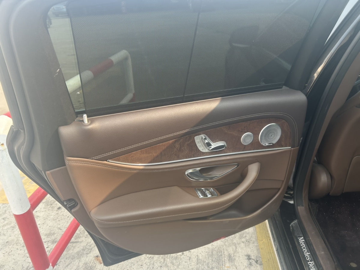 奔馳 奔馳E級  2019款 改款 E 300 L 豪華型圖片