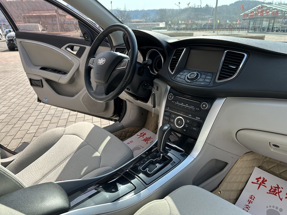 奔腾 B90  2012款 2.0L 自动舒适型图片