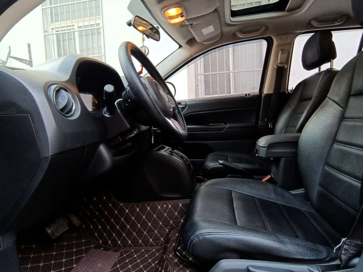 2015年9月Jeep 指南者  2015款 2.0L 两驱运动版