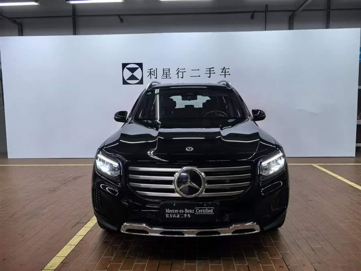 奔馳 奔馳GLB  2024款 改款 GLB 220 時(shí)尚型圖片