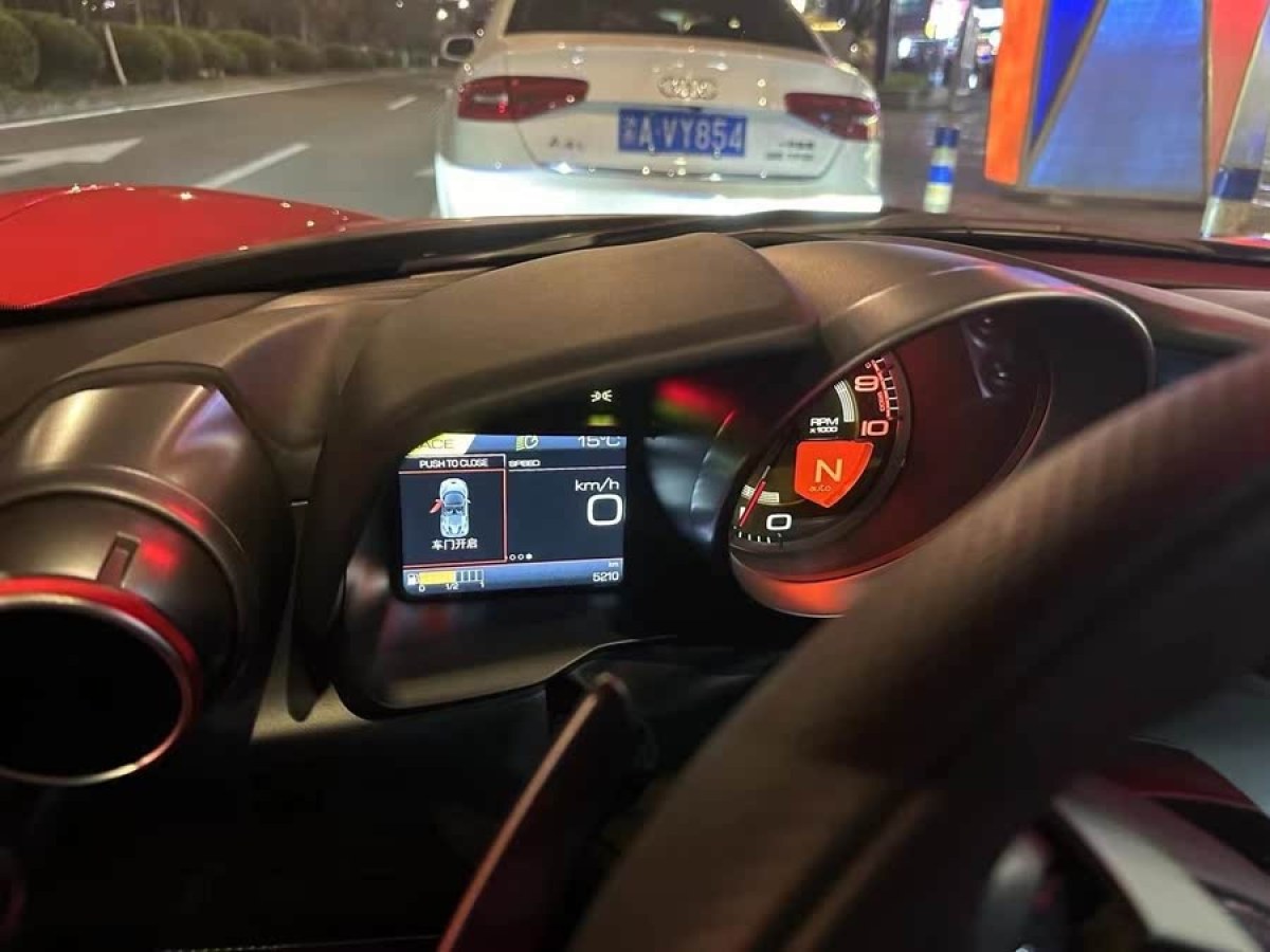 法拉利 F8 Tributo  2020款 Spider 3.9T V8圖片