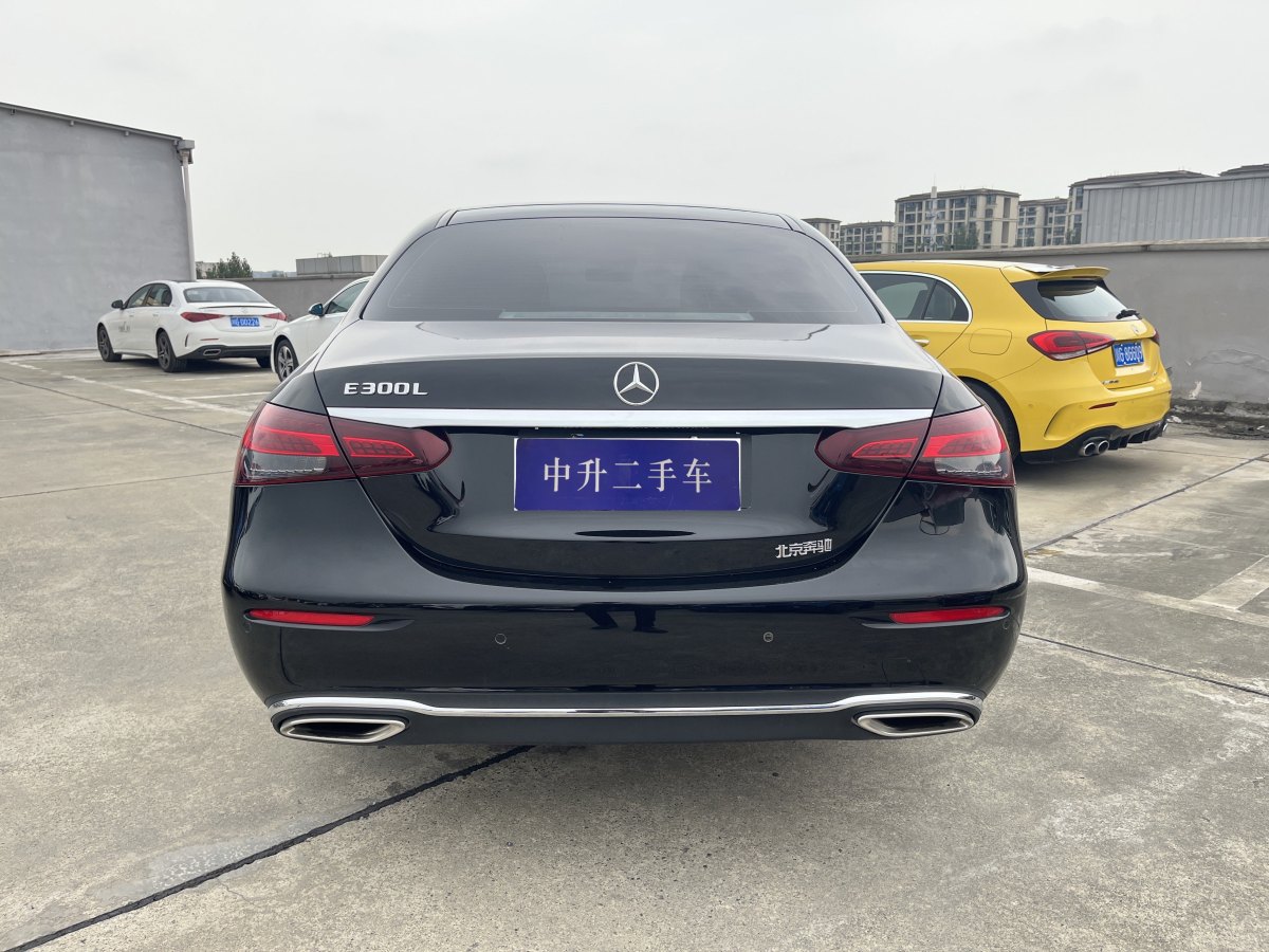 奔馳 奔馳E級(jí)  2022款 改款 E 300 L 豪華型圖片