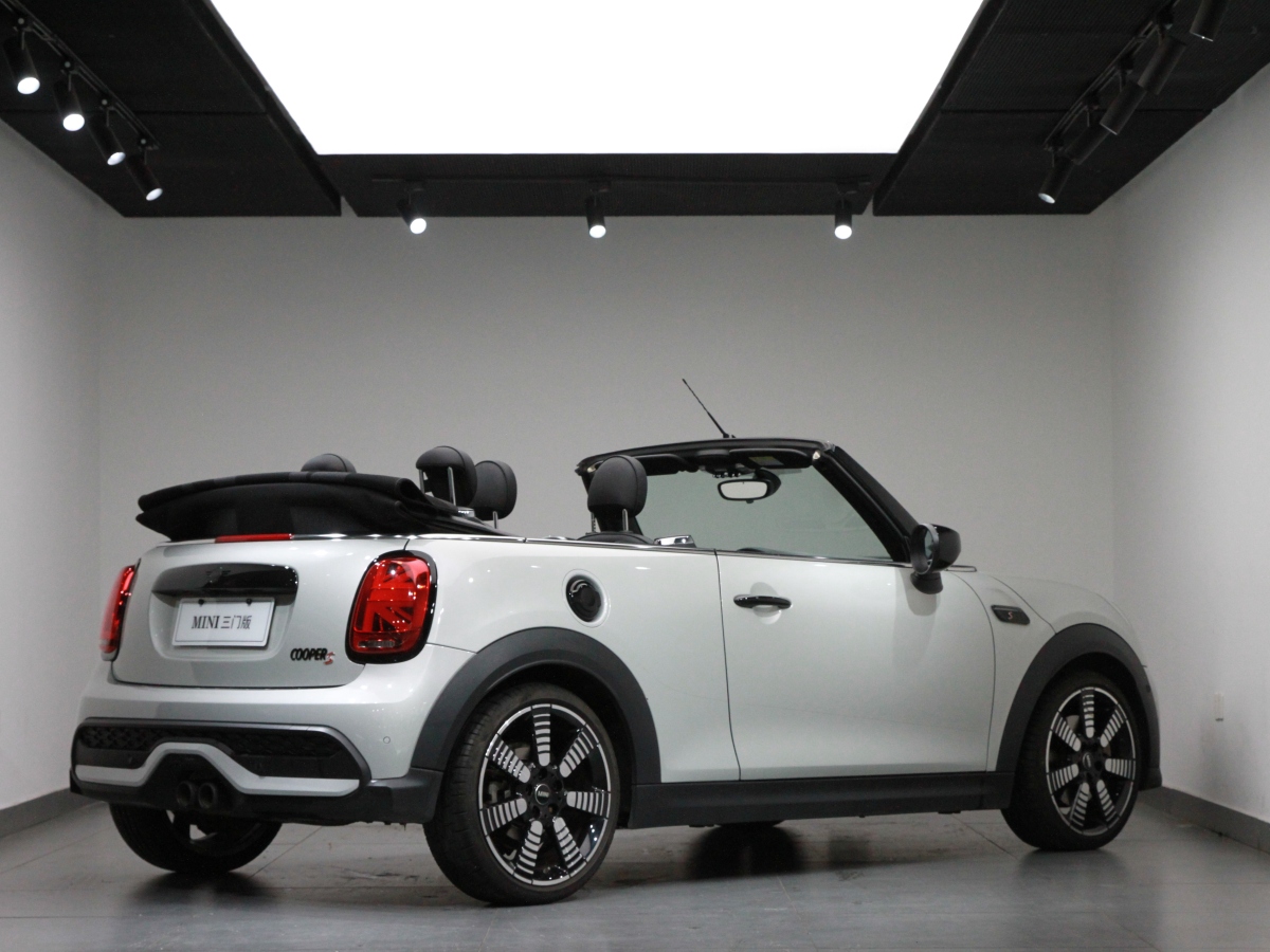 2022年10月MINI MINI  2023款 2.0T COOPER S CABRIO 藝術(shù)家