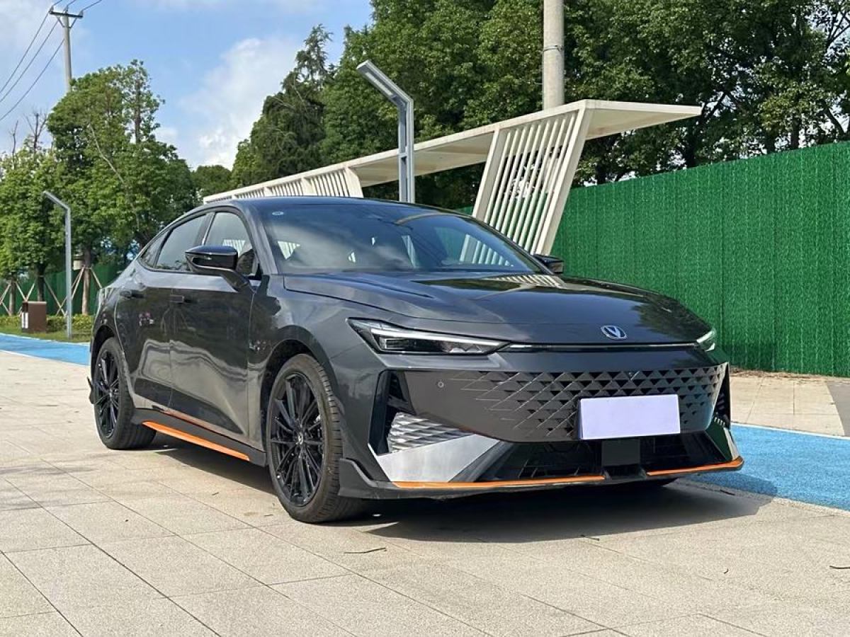 長(zhǎng)安 長(zhǎng)安UNI-V  2022款 1.5T 尊貴型圖片