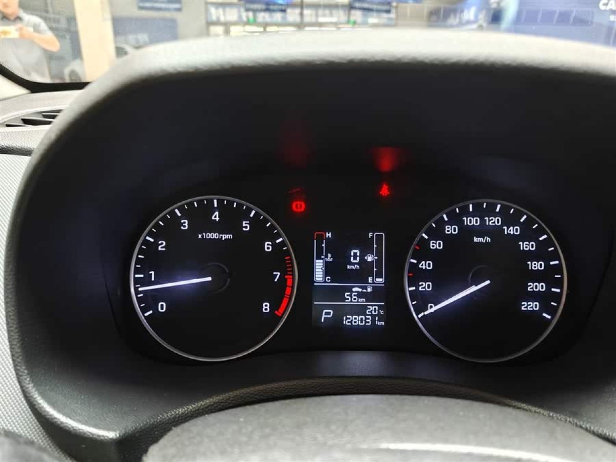 現(xiàn)代 ix25  2015款 1.6L 自動兩驅(qū)尊貴型DLX圖片