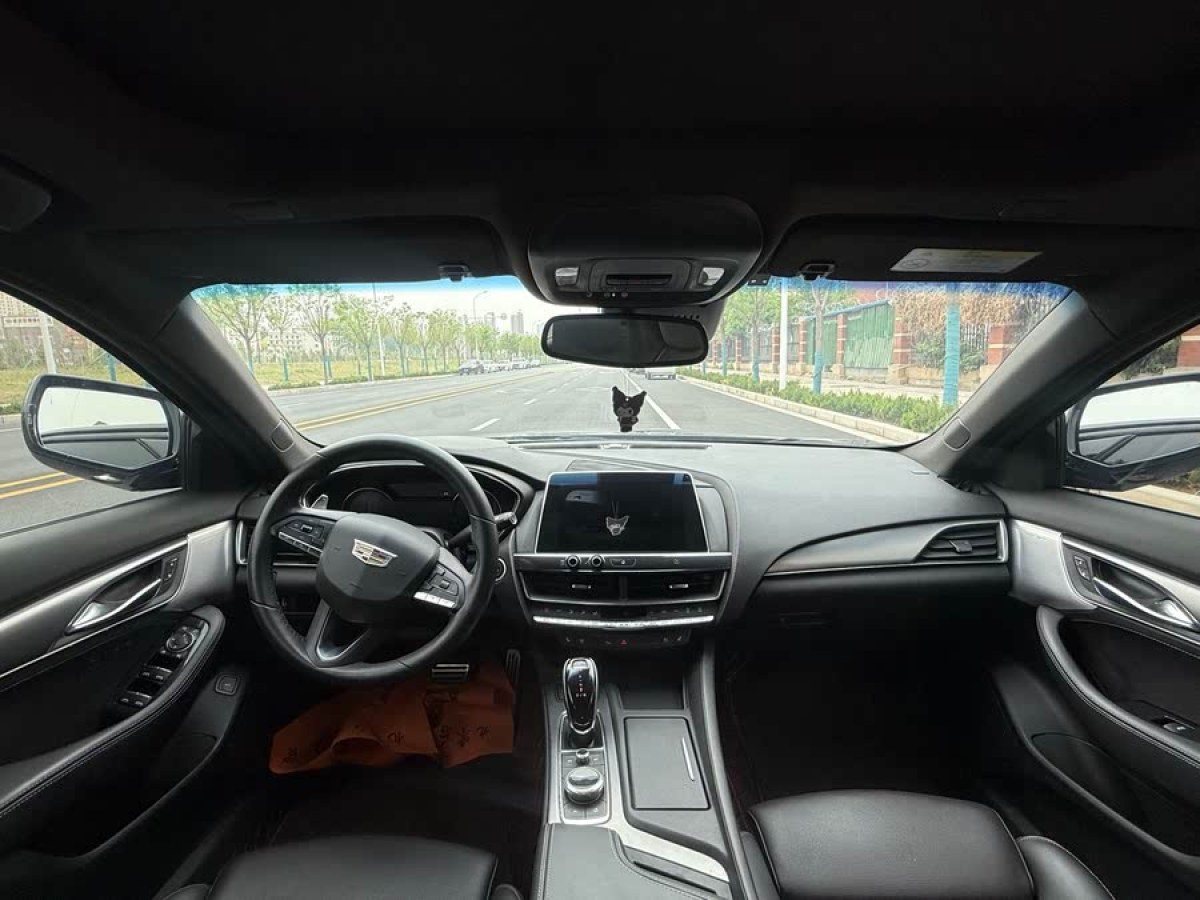 凱迪拉克 CT5  2020款 改款 28T 領(lǐng)先運(yùn)動(dòng)型圖片
