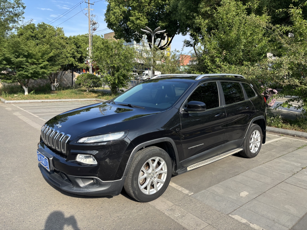 Jeep 自由光  2017款 2.4L 領(lǐng)先智能版圖片