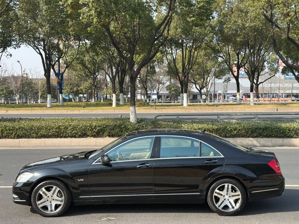 奔馳 奔馳S級(jí) S600豪華版圖片