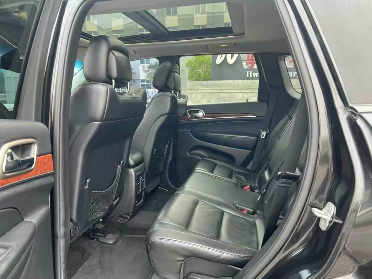 Jeep 大切諾基  2013款 3.6L 豪華導(dǎo)航版圖片